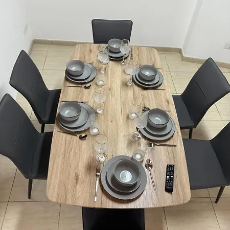 Semesterbostad Town House, 10m From Chabad Lubavitch *