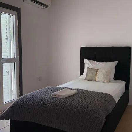 Town House, 10m From Chabad Lubavitch * Larnaca