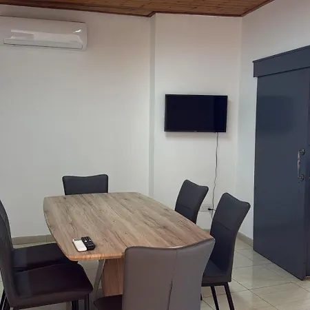 Town House, 10m From Chabad Lubavitch Holiday home Larnaca