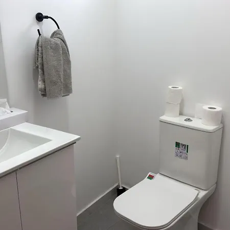 Town House, 10m From Chabad Lubavitch * Larnaca