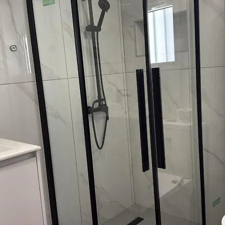 Town House, 10m From Chabad Lubavitch Holiday home *