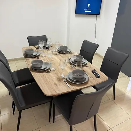 Town House, 10m From Chabad Lubavitch *